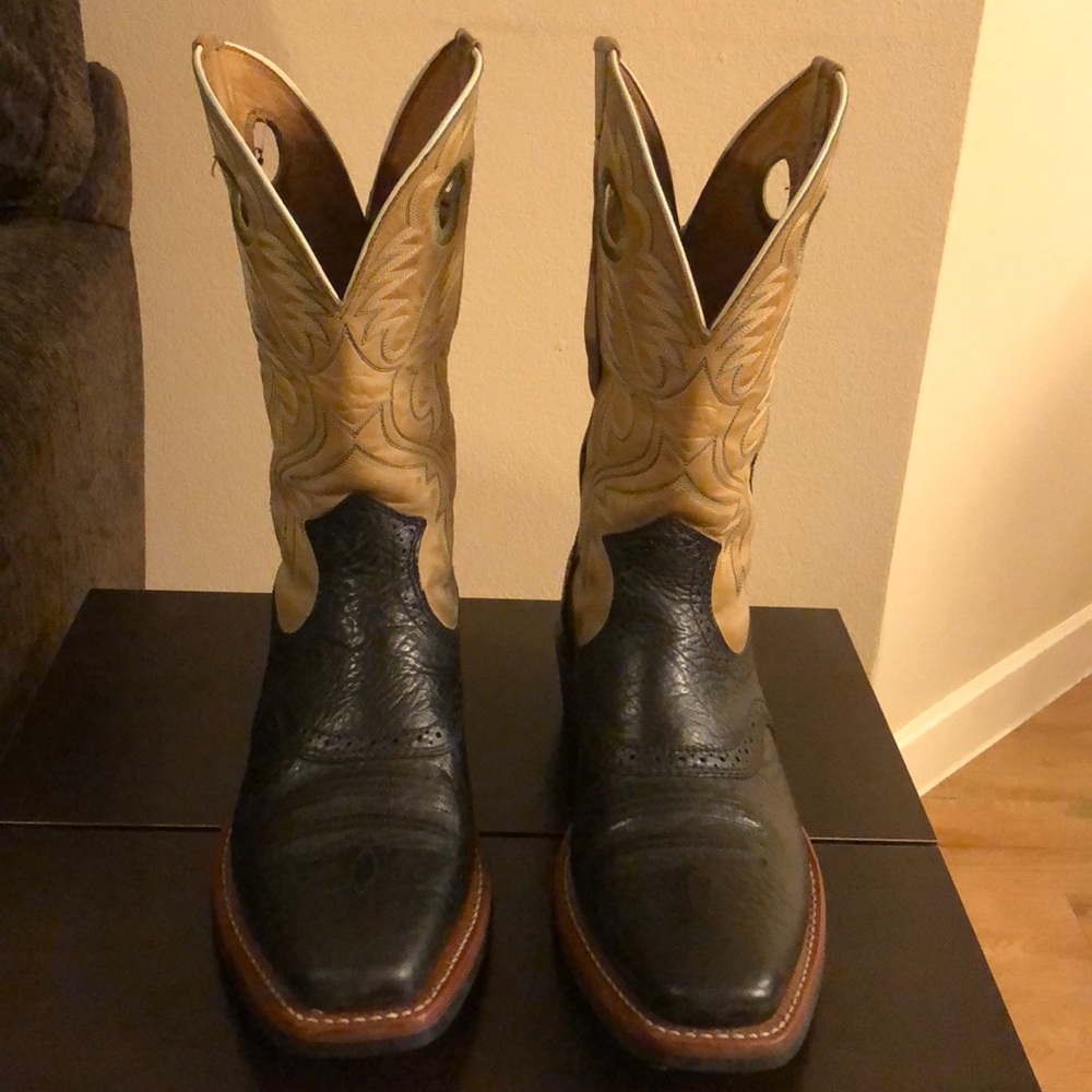 Ariat Black Men’s Cowboy Boots